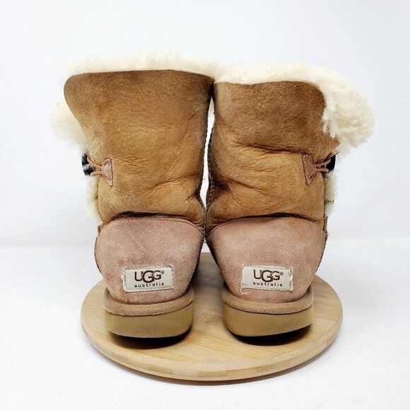 UGG Bailey II Boots Womens 7 Brown Suede‎ Sheepskin Winter Button Classic Shoes - Picture 8 of 11